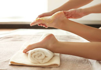 35-Minute Foot Relaxation Package incl. 15-Minute Foot Scrub & 20-Minute Oil Massage