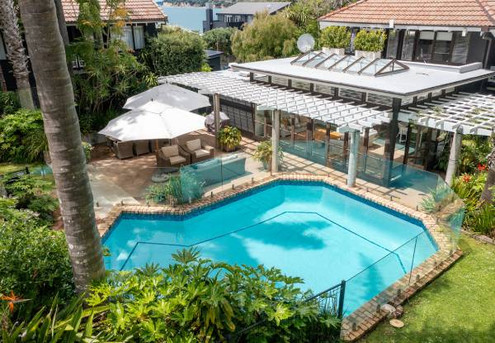 Unrivalled Hidden Oasis Takapuna One-Night Stay for Two incl. Early Check-In, Late Checkout, Parking Free WiFi - Options for Studio Spa Suite or One-Bedroom Suite & for Two, Three or Four Nights