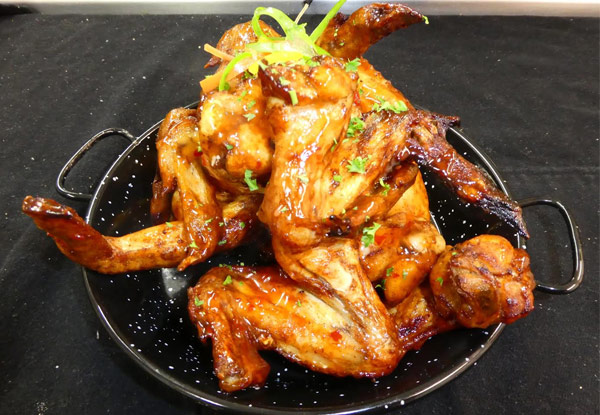 $29 for a Bucket of Beers with a Choice of One-Dozen Hot Wings or a 1kg Bowl of Mussels (value up to $52)