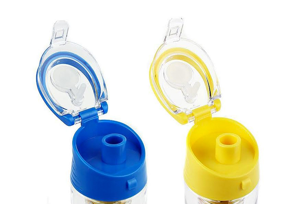 $10 for a 700ml Fruit Infuser Sports Water Bottle - Four Colours Available with Free Shipping