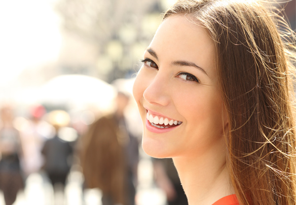 $125 for an Ultimate Teeth Whitening Package or $145 for the Deluxe 'Non-Sensitive' Teeth Whitening Package (value up to $399)