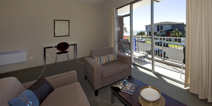 $225 for Two Nights for Two in an Ocean View Apartment incl. a Bottle of Bubbly, WiFi & Late Checkout