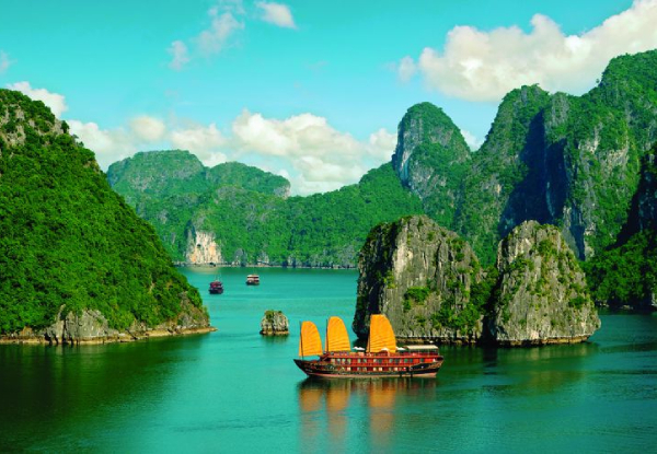 Per-Person, Twin-Share 7 Day Tour of Hanoi, Halong and Sapa incl. Accommodation, Meals, Airport Transfer, Kayaking on Halong Bay, Cooking Class & More - Option for Three, Four and Five Star Accommodation Packages
