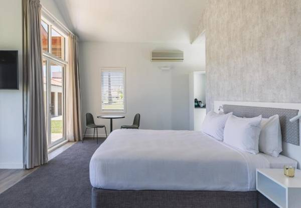 Rydges Formosa Auckland Resort Getaway for Two incl. $50 Daily Resort Credit, Welcome Drinks, 12pm Late Check-Out, Parking - Options for Superior & Deluxe Villas - Available 7 Days a Week