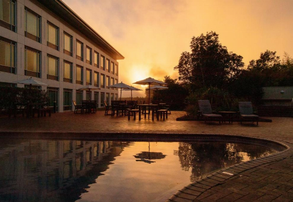 Luxury Stay for Two in a Deluxe King Room at Rydges Rotorua Incl. Buffet Breakfast at Chapman's Restaurant, Drink on Arrival, Late Check Out, Parking, & Access to Geothermally Heated Pool, Spa Pools and Gym - Option for Weekends & 2-Night Stays