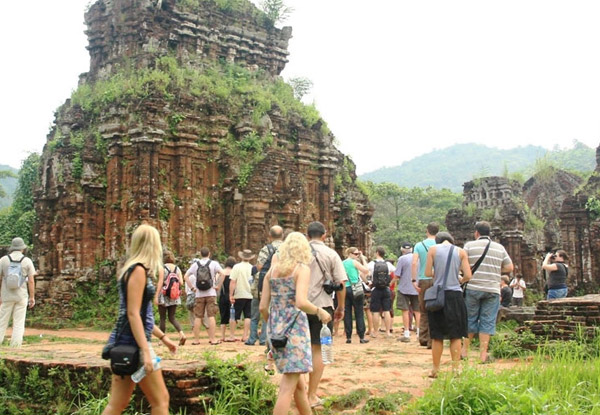 $2,049 Per Person Twin Share for a 15-Day Vietnam & Cambodia Circling Tour incl. Accommodation, Transfers, English Speaking Guide & More