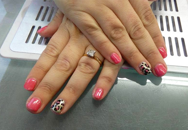 $29 for a Gel Polish with Up To Two Feature Nails, a Take Home Gift & a $10 Return Voucher (value up to $75)