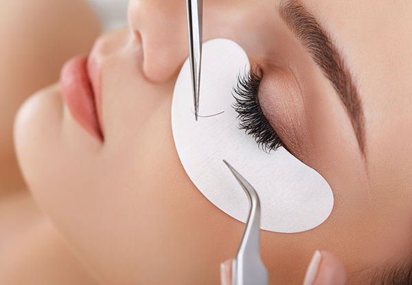 $39 for a Full Set of Natural Eyelashes or $49 for a Full Set Glamour Eyelash Extensions (value up to $99)
