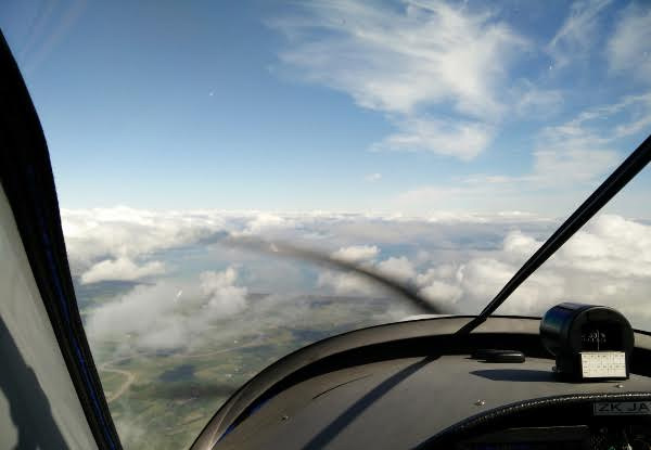 $129 for a Flight Lesson & 30-Minute Flight or $159 to incl. a Student Guide (value up to $230)