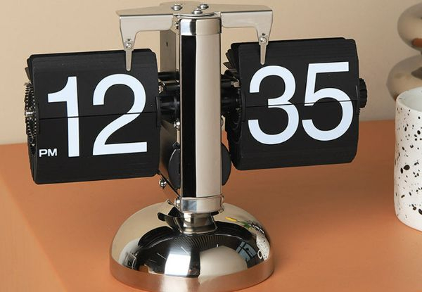 Automatic Vintage Page Turner Desktop Clock - Two Colours Available