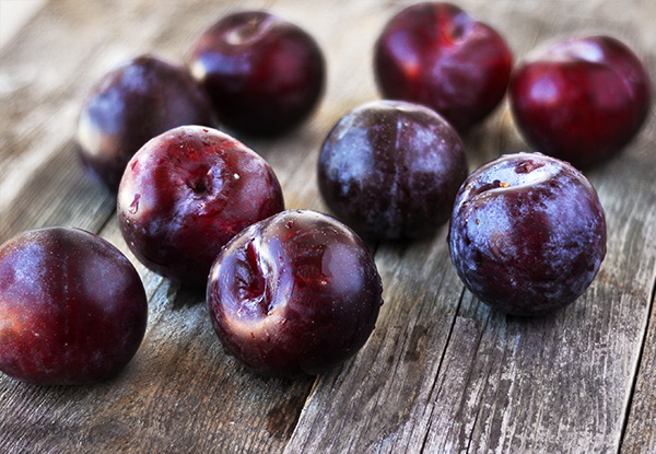 $29 for 8kg of Mixed Box of Plums, Apples & Pears incl. North Island Urban Delivery