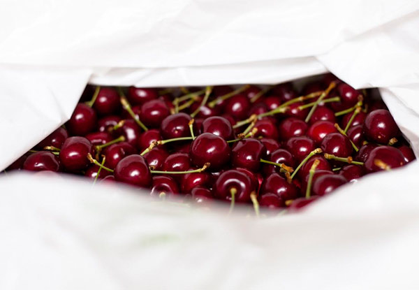 $32 for a 2kg Box of Fresh Central Otago Cherries incl. Delivery for the 26th or 27th January