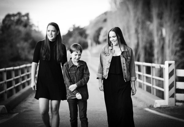 $25 for a Portrait Sitting & 25x20cm Portrait of your Choice (value up to $165)