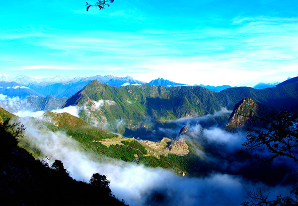 $1,199 for a Twin Share Seven-Day Trek to Machu Picchu through the Inca Trail incl. Accommodation, Transfers, Breakfast, English Speaking Tour Guide & More (value up to $2,448)
