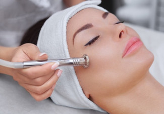 Diamond Microdermabrasion Treatment incl. Peel, LED light & Lash Lift & Tint - Options for up to Three Sessions