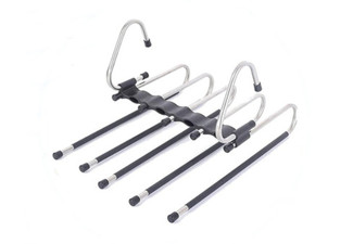 One-Pack Hanger with Five Metal Clips