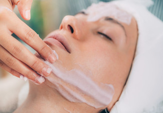 60-Minute Purifying Facial incl. Facial Massage