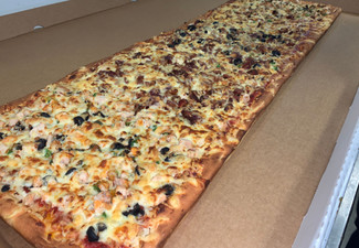 Half-Metre Long Big Foot Pizza Combo incl. Garlic Bread & 1.5 Litre Drink for up to 10 People - Option for One Meter Long Pizza Combo for up to 15 People-Valid For Takeaway