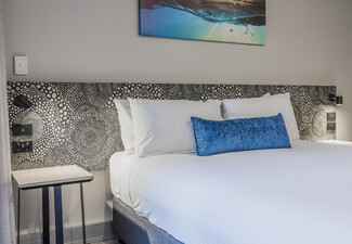 Two-Night Stay for Two in Mermaid Waters Queensland incl. Studio King Room, Daily Buffet Breakfast, Welcome Drink, Early Check in & Late Check Out
