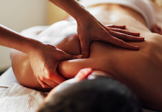 75-Minute Aromatherapy Massage incl. Complimentary Tea & Cookies for One Person - Option for Hot Candle Massage