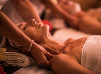 30-Minute Essential Oil Massage