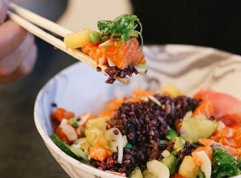 Regular Hawaiian Yeah Bowl Poke