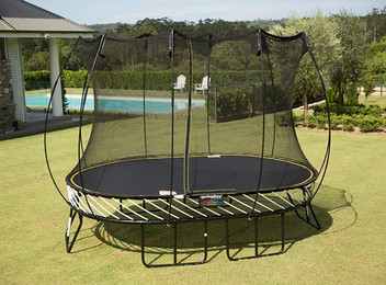 Medium Oval Springfree Trampoline