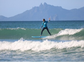 Learn to Surf in Te Arai