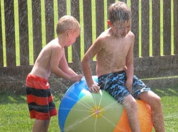 Inflatable Sprinkler Beach Ball