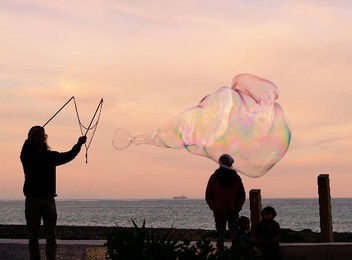 Giant Bubble Wand & Solution