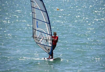 90-Minute Windsurfing Taster Lesson for One Person