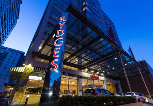 One-Night Central Auckland Stay at Rydges for Two People in a Superior King or Double-Room incl. Cooked Breakfast, 20% off Food & Beverage Bill, Early Check-In & Late Checkout - Options for Deluxe City & Harbour View Rooms & up to Three Nights Available