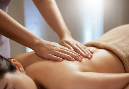 75-Minute Aromatherapy Massage incl. Complimentary Tea & Cookies for One Person - Option for Hot Candle Massage