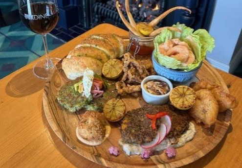 Seafood Lunch Platter for Two People incl. Calamari, Pea & Halloumi Fritters, Fish Bites, Prawn Cocktail & More