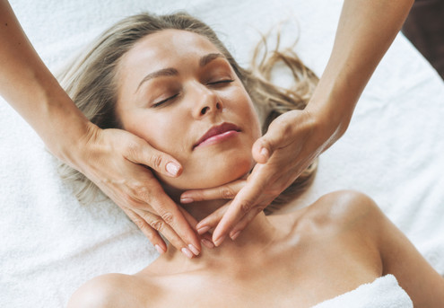 2-Hour Deep Cleanse Facial with Full Body Coconut Sugar Scrub Exfoliation & Lavender Body Lotion