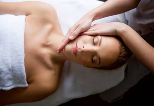 75-Minute Pamper Package incl. 45-Minute Relaxation Massage & 30-Minute Customised Facial