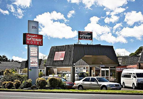One-Night Stay for Two People in a Deluxe King Room incl. Cooked Breakfast, Early Check-In, Late Check-Out, & Car Parking - Options for up to Three Nights & Deluxe Twin Rooms Available