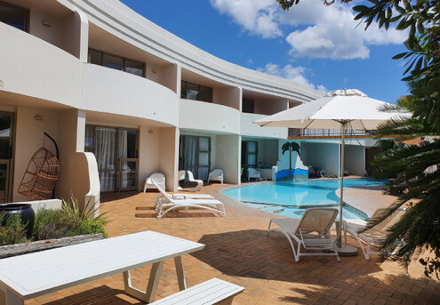 Relaxing Weekend Escape for Two in Whangamata incl. Private Hot Tub, Continental Breakfast & 11am Late Check-Out - Options for Two or Three Nights