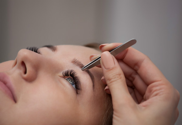 Eye Trio Treatment Package incl. Eyebrow Shape & Tint, & Eyelash Tint