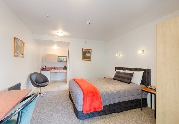 One Night Te Anau Escape for Two people in a Queen Studio incl. Continental Breakfast & Late Checkout - Options for Two Nights or Three Nights with a Room Upgrade
