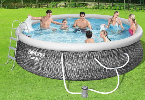 Bestway 4.57m Above-Ground Round Swimming Pool