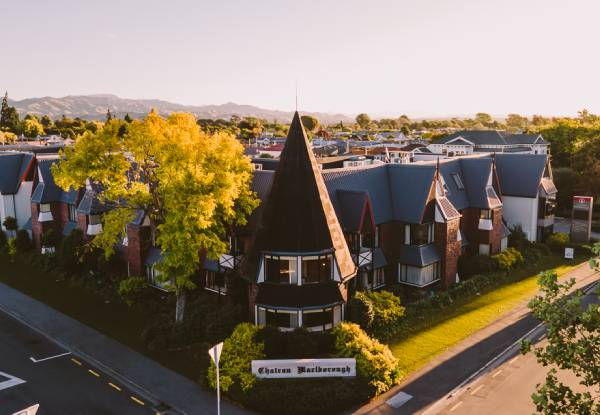 Five-Star Marlborough Hotel Stay for Two People - Options for One-Night Stay in a One-Bedroom Grande Apartment with Private Spa Bath, or Two-Night Stay in a Two-Bedroom Penthouse incl. a Two-Course Dinner at Quench Restaurant & Bar, & Full Daily Breakfast