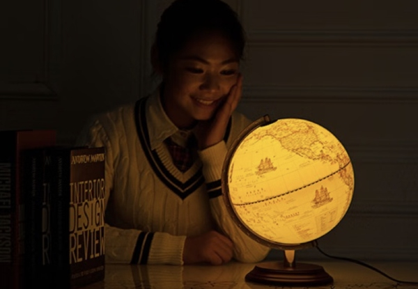 Illuminated Antique Style Globe Light