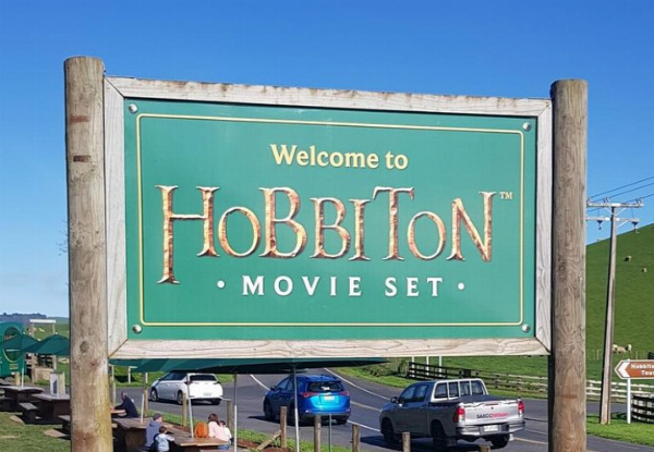 Hobbiton Movie Set Guided Tour incl. Travel from Auckland for One Person - Option for up to Four People