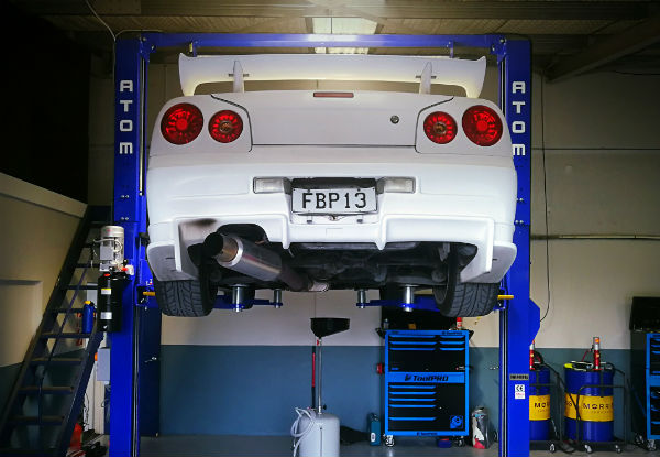 Advanced Car Service incl. Oil, Oil Filter & 30-Point Check. Option for Diesel, Turbo, V8 and V8 Vehicles