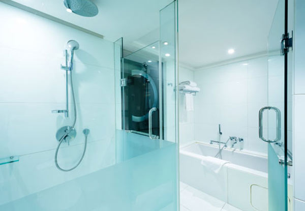 Professional Restoration of Your Shower Glass incl. Protective Coating