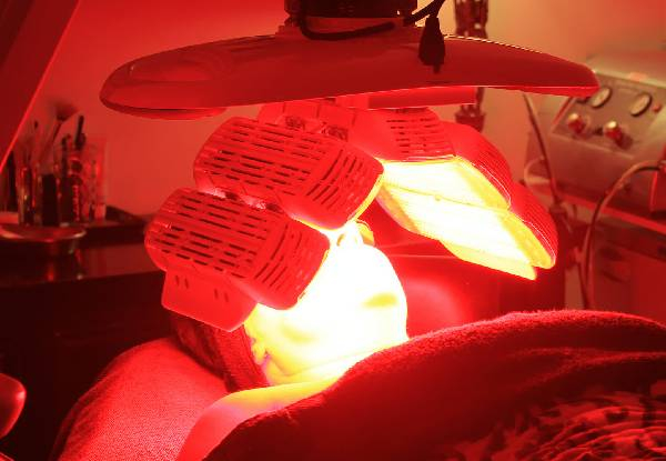 75-Minute Luxurious Facial Package incl. Evolve Facial, Brow Tint & Shape & Red Light Therapy