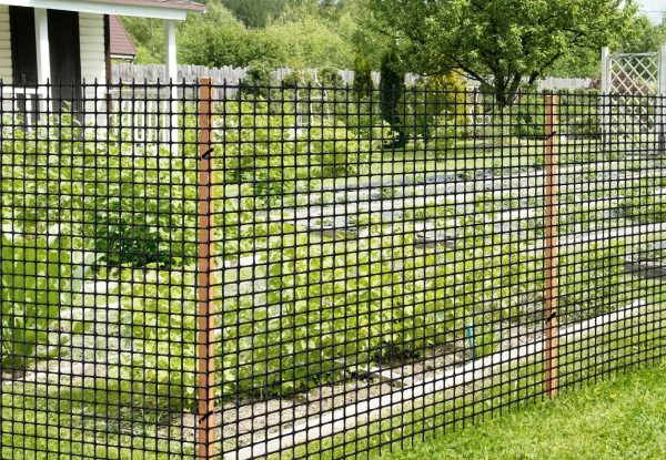 Plastic Garden Mesh Barrier Net - Two Sizes Available