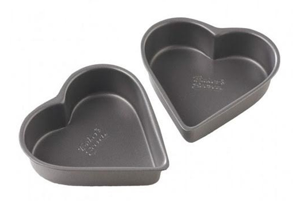 From $9 for a Heart Shaped Springform Cake Pan – Two Sizes Available