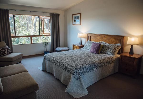 One-Night Midweek Raglan Getaway for Two incl. Late Checkout & Wifi